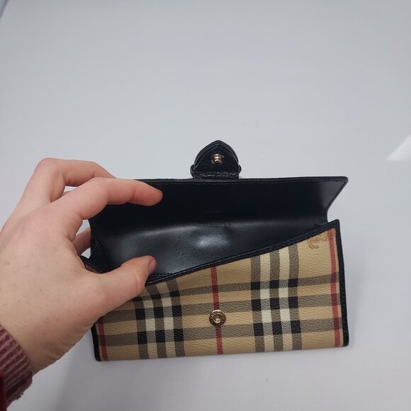 BURBERRY Haymarket Check Black Wallet - Picture 4 of 8